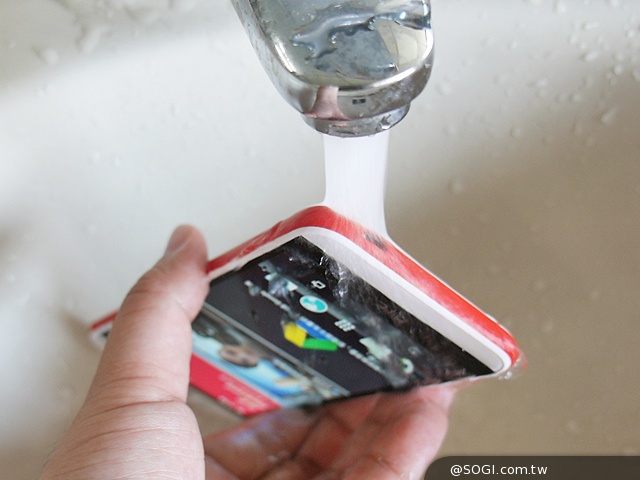 就是EYE漂亮！HTC Desire EYE珊瑚白、海灣藍雙色體驗