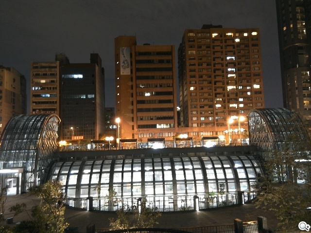 躺站拿掛四模變身 聯想Yoga Tablet 2 10平板