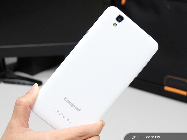 酷派大神F2聯通版簡單玩！處理器捨聯發科換高通驍龍615八核