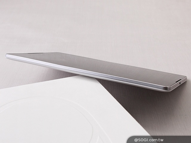 索尼Xperia Z4面板疑曝光 聽筒、喇叭往邊緣靠攏