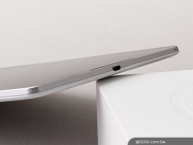 索尼Xperia Z4面板疑曝光 聽筒、喇叭往邊緣靠攏