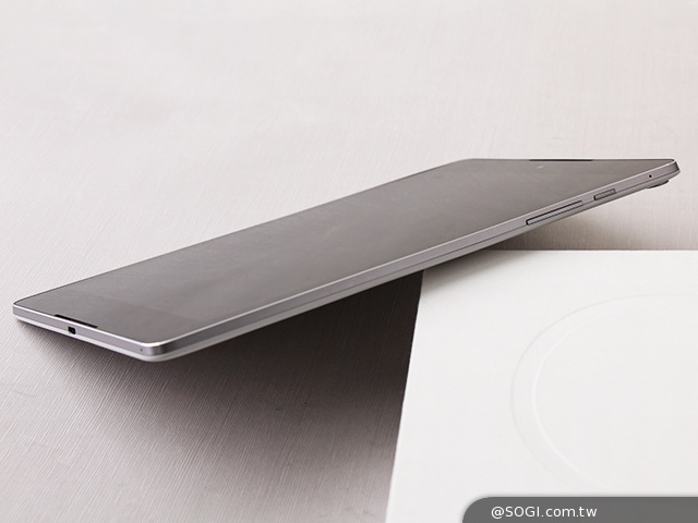 索尼Xperia Z4面板疑曝光 聽筒、喇叭往邊緣靠攏