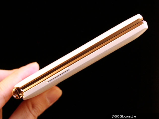 LG Wine Smart摺疊4G手機海外台灣首發 單機7990