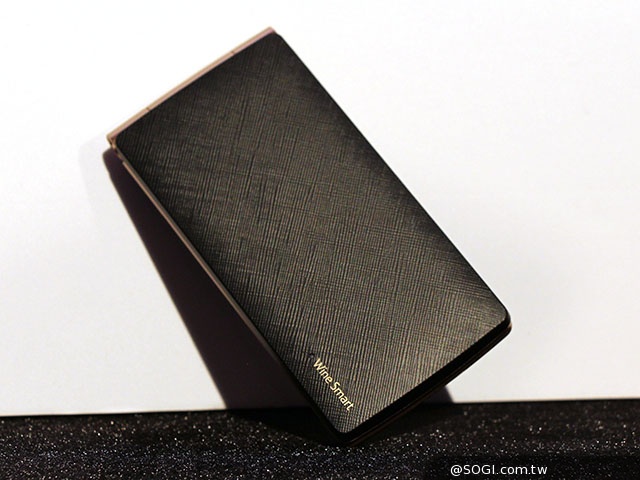 LG Wine Smart摺疊4G手機海外台灣首發 單機7990