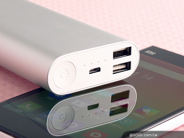 小米行動電源16000mAh入手！容量加大、體積加長