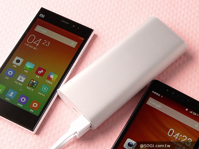小米行動電源16000mAh入手！容量加大、體積加長