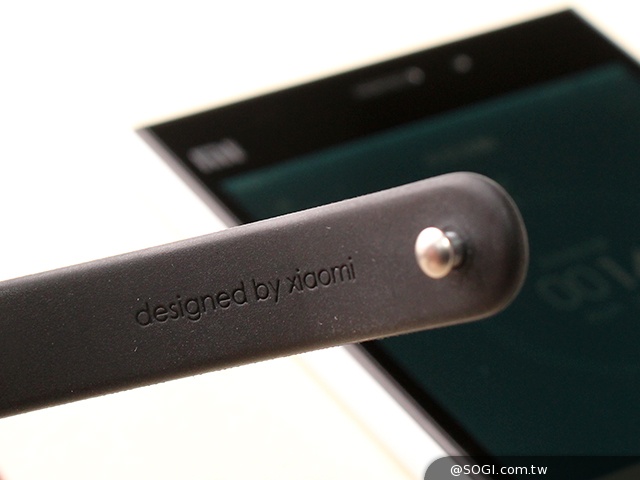 防水小米手環 輕鬆紀錄運動、睡眠資訊