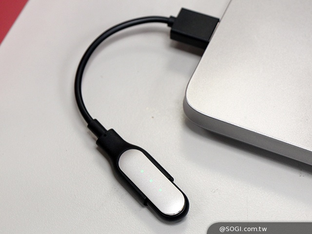 防水小米手環 輕鬆紀錄運動、睡眠資訊