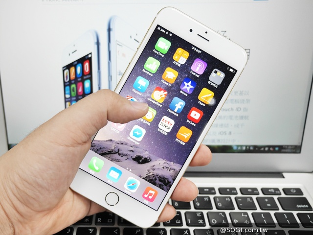 大螢幕機皇爭霸戰！三星Note 4對決iPhone 6 Plus