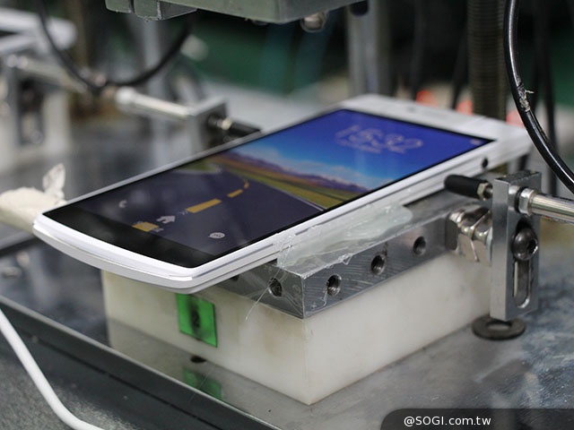 直擊OPPO手機東莞基地!一窺N3生產、壓力測試 直擊OPPO手機東莞基地!一窺N3生產、壓力測試