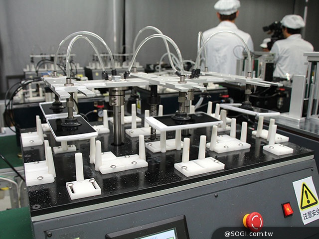 直擊OPPO手機東莞基地!一窺N3生產、壓力測試 直擊OPPO手機東莞基地!一窺N3生產、壓力測試