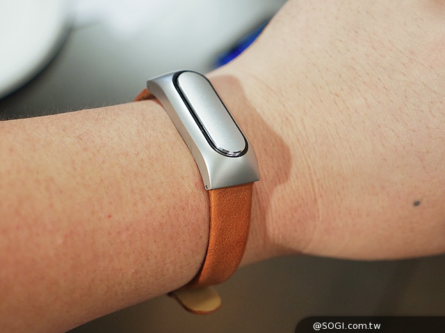 替小米手環加些典雅氣質！專屬皮革腕帶動手玩