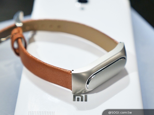 替小米手環加些典雅氣質！專屬皮革腕帶動手玩
