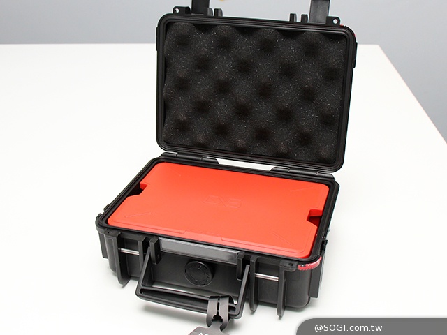 機械美學鎧甲風!CORESUIT全系列iPhone 6金屬質感保護殼 機械美學鎧甲風!CORESUIT全系列iPhone 6金屬質感保護殼