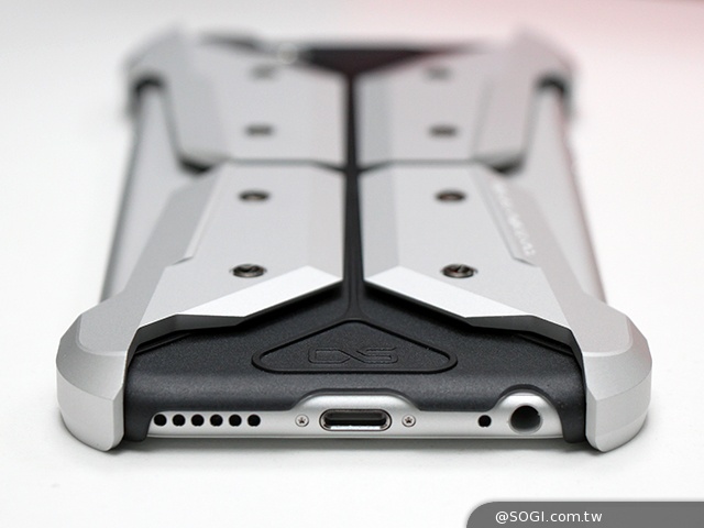 機械美學鎧甲風!CORESUIT全系列iPhone 6金屬質感保護殼 機械美學鎧甲風!CORESUIT全系列iPhone 6金屬質感保護殼