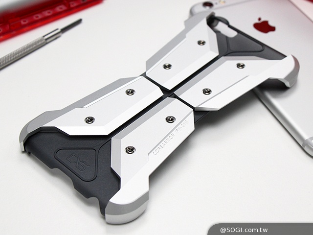 機械美學鎧甲風!CORESUIT全系列iPhone 6金屬質感保護殼 機械美學鎧甲風!CORESUIT全系列iPhone 6金屬質感保護殼