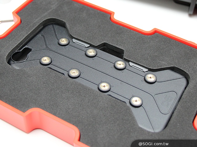 機械美學鎧甲風!CORESUIT全系列iPhone 6金屬質感保護殼 機械美學鎧甲風!CORESUIT全系列iPhone 6金屬質感保護殼