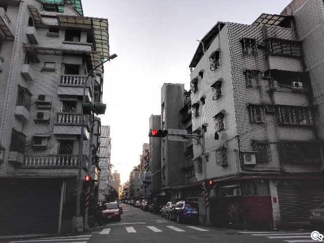 高規低價4G八核手機！華為榮耀6內在、相機實測