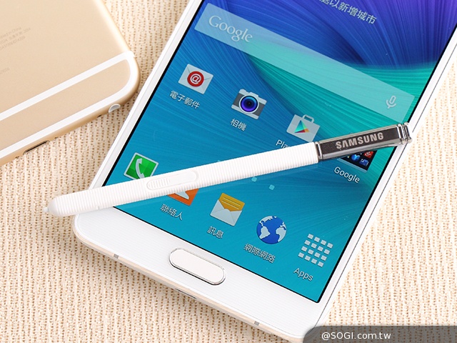 大螢幕機皇爭霸戰！三星Note 4對決iPhone 6 Plus