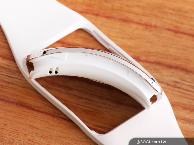 曲面螢幕+獨立通話 三星Gear S智慧手錶實測