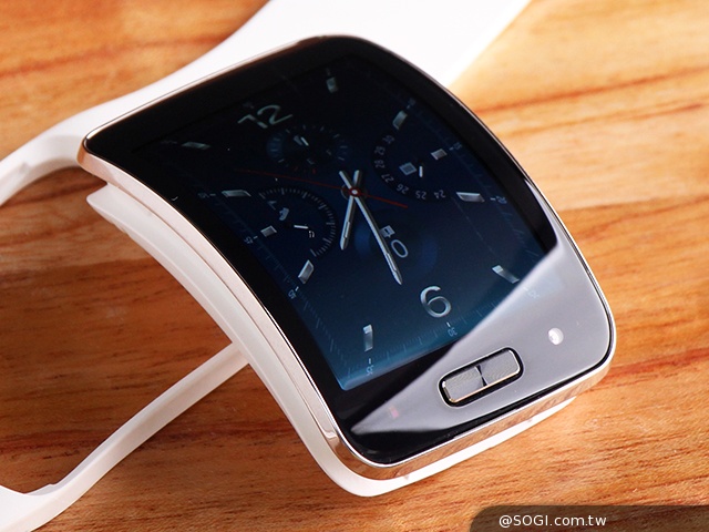 曲面螢幕+獨立通話 三星Gear S智慧手錶實測