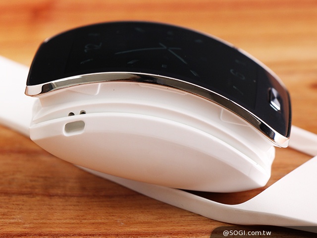 曲面螢幕+獨立通話 三星Gear S智慧手錶實測