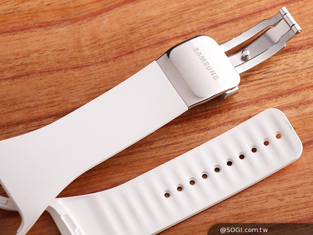 曲面螢幕+獨立通話 三星Gear S智慧手錶實測