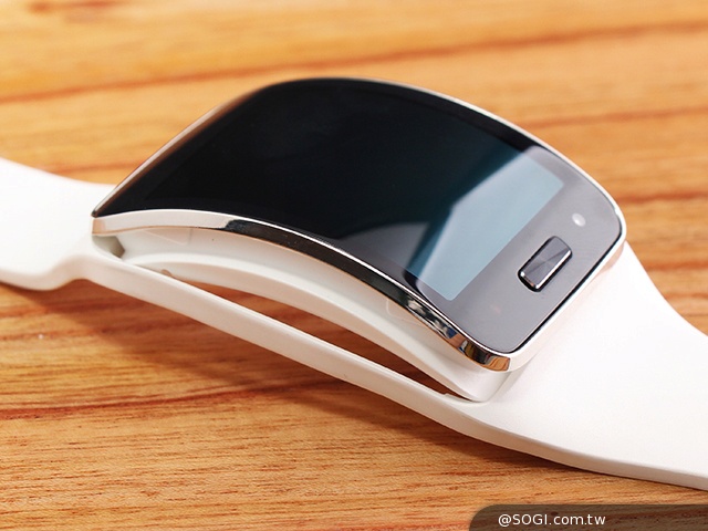 曲面螢幕+獨立通話 三星Gear S智慧手錶實測