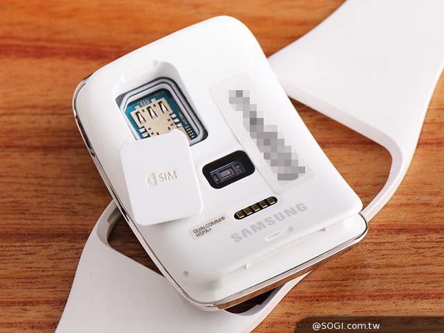 曲面螢幕+獨立通話 三星Gear S智慧手錶實測