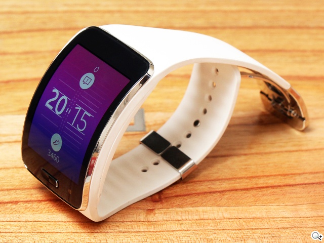 曲面螢幕+獨立通話 三星Gear S智慧手錶實測