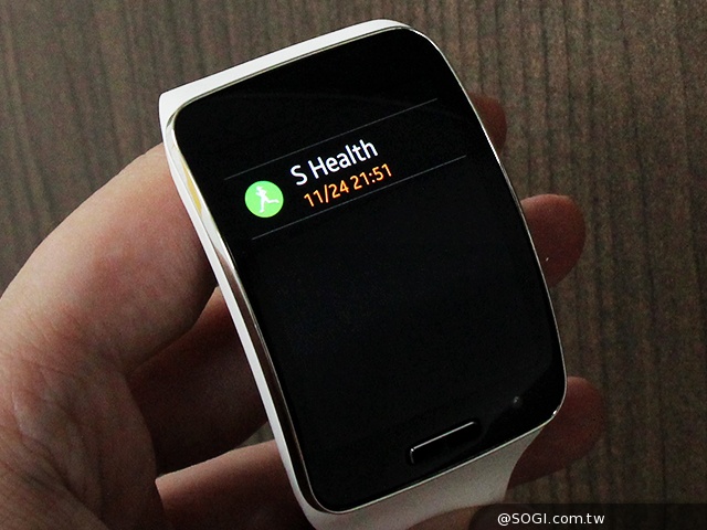 曲面螢幕+獨立通話 三星Gear S智慧手錶實測