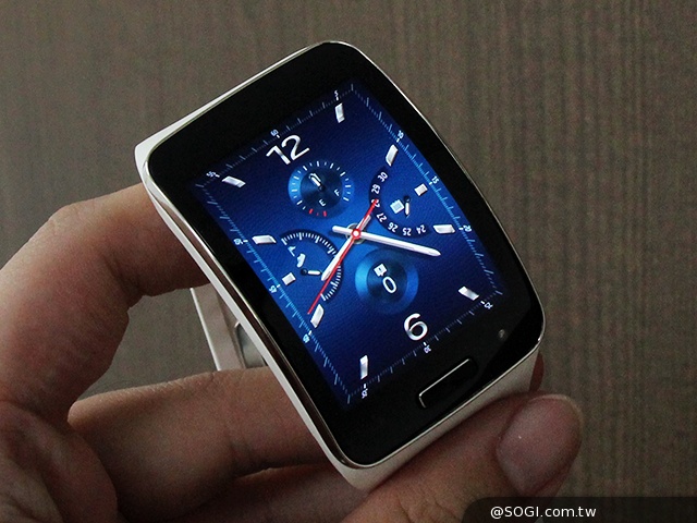 曲面螢幕+獨立通話 三星Gear S智慧手錶實測