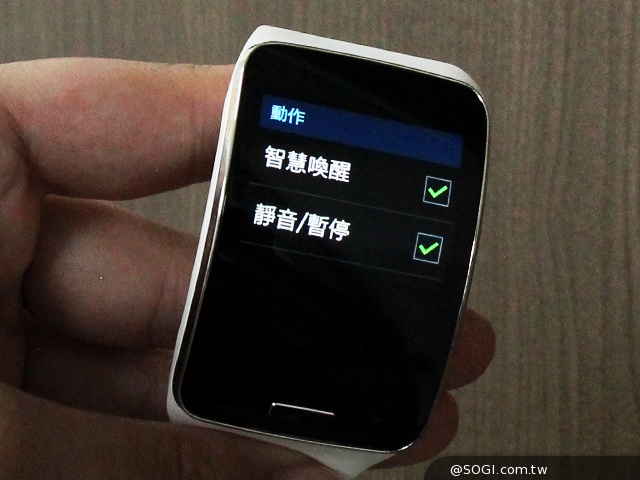 曲面螢幕+獨立通話 三星Gear S智慧手錶實測