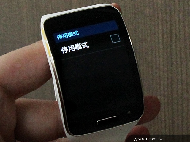 曲面螢幕+獨立通話 三星Gear S智慧手錶實測