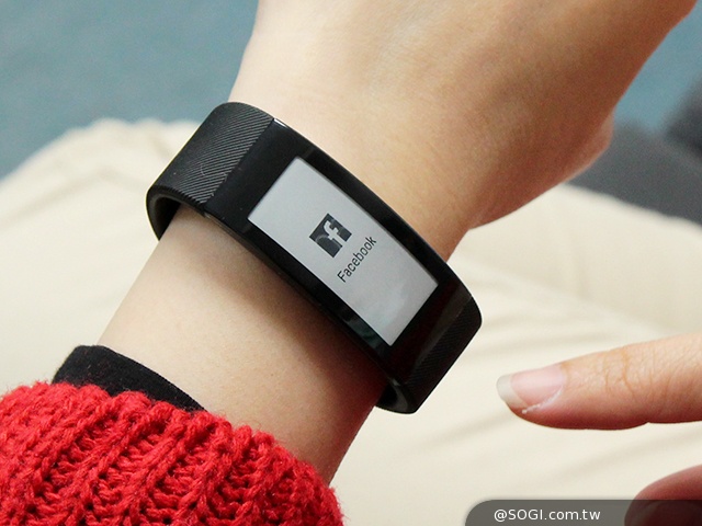 索尼SmartBand Talk通話智慧手環 講中文也能通