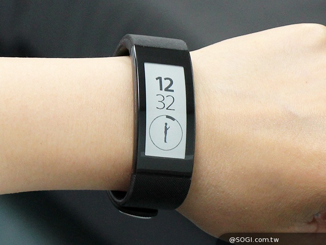 索尼SmartBand Talk通話智慧手環 講中文也能通