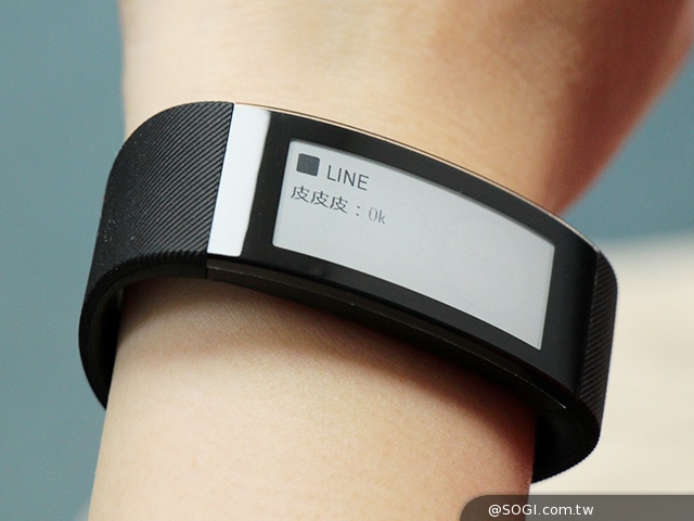 索尼SmartBand Talk通話智慧手環 講中文也能通