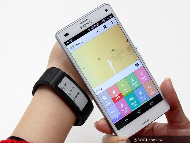 索尼SmartBand Talk通話智慧手環 講中文也能通