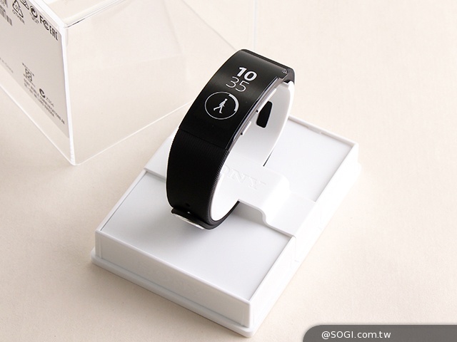 索尼SmartBand Talk通話智慧手環 講中文也能通