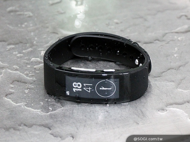 索尼SmartBand Talk通話智慧手環 講中文也能通