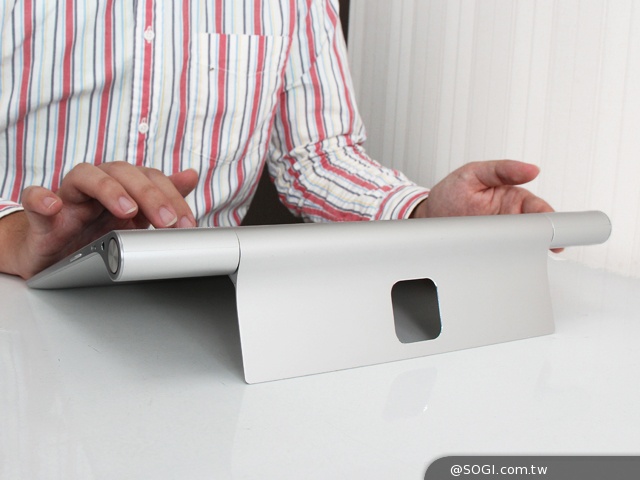 50吋大畫面帶著走!聯想Yoga Tablet 2 Pro投影機平板 50吋大畫面帶著走!聯想Yoga Tablet 2 Pro投影機平板