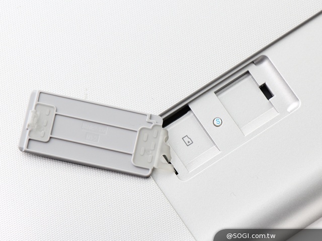 50吋大畫面帶著走!聯想Yoga Tablet 2 Pro投影機平板 50吋大畫面帶著走!聯想Yoga Tablet 2 Pro投影機平板