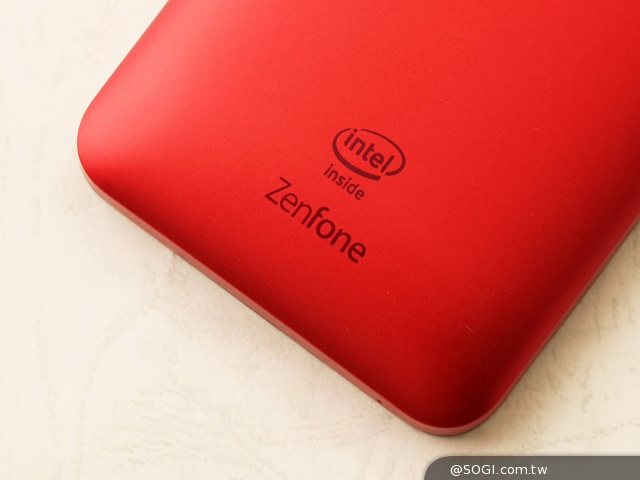 質感不錯的低價雙卡機 ASUS ZenFone 4 A400CG