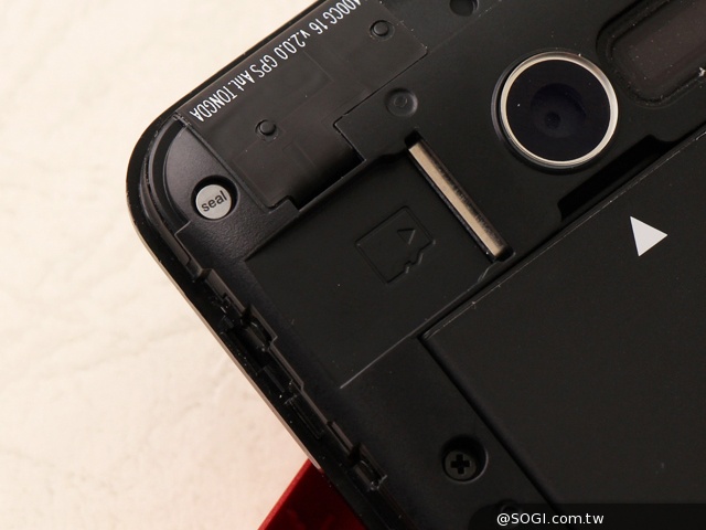 質感不錯的低價雙卡機 ASUS ZenFone 4 A400CG