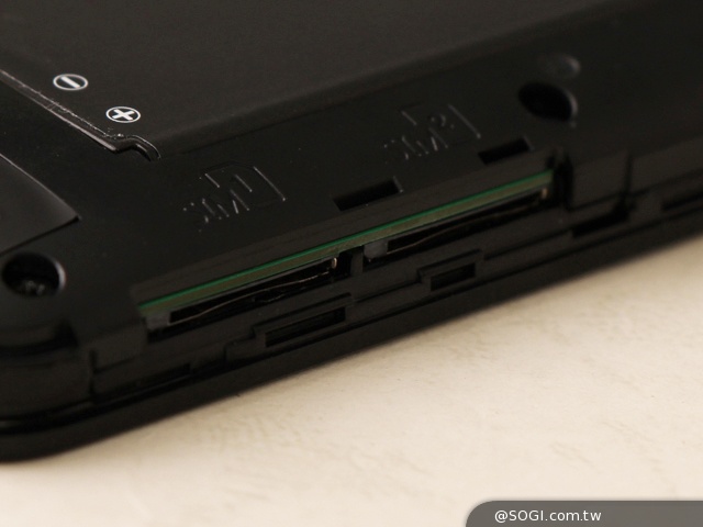 質感不錯的低價雙卡機 ASUS ZenFone 4 A400CG