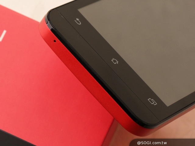 質感不錯的低價雙卡機 ASUS ZenFone 4 A400CG