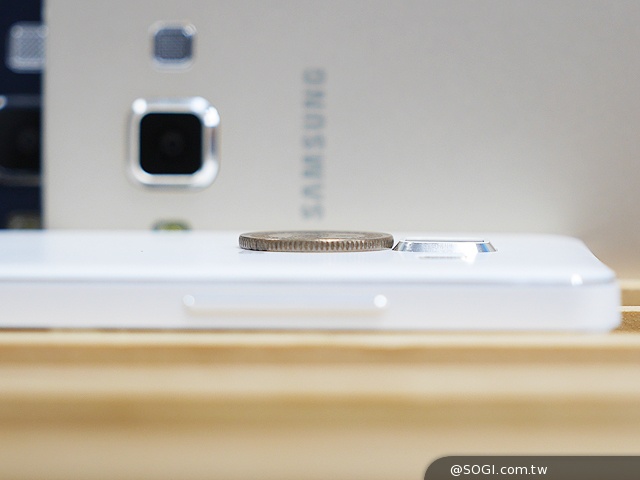 全金屬一體成型超薄美型機 三星GALAXY A5實測 全金屬一體成型超薄美型機 三星GALAXY A5實測