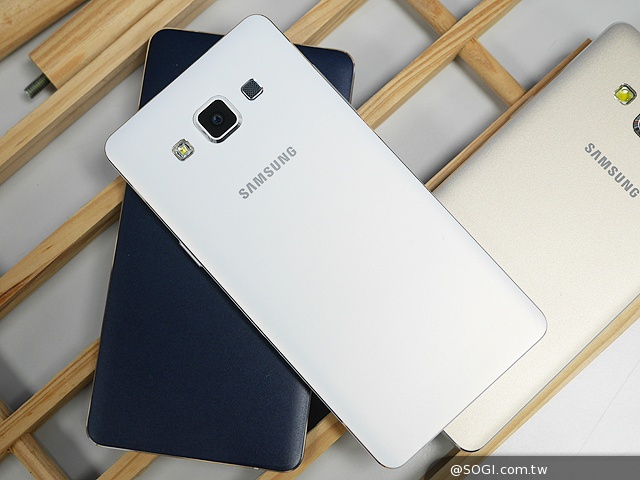 全金屬一體成型超薄美型機 三星GALAXY A5實測 全金屬一體成型超薄美型機 三星GALAXY A5實測
