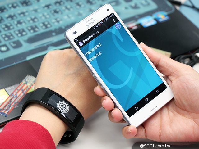 索尼SmartBand Talk通話智慧手環 講中文也能通