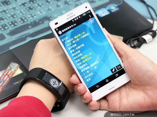 索尼SmartBand Talk通話智慧手環 講中文也能通